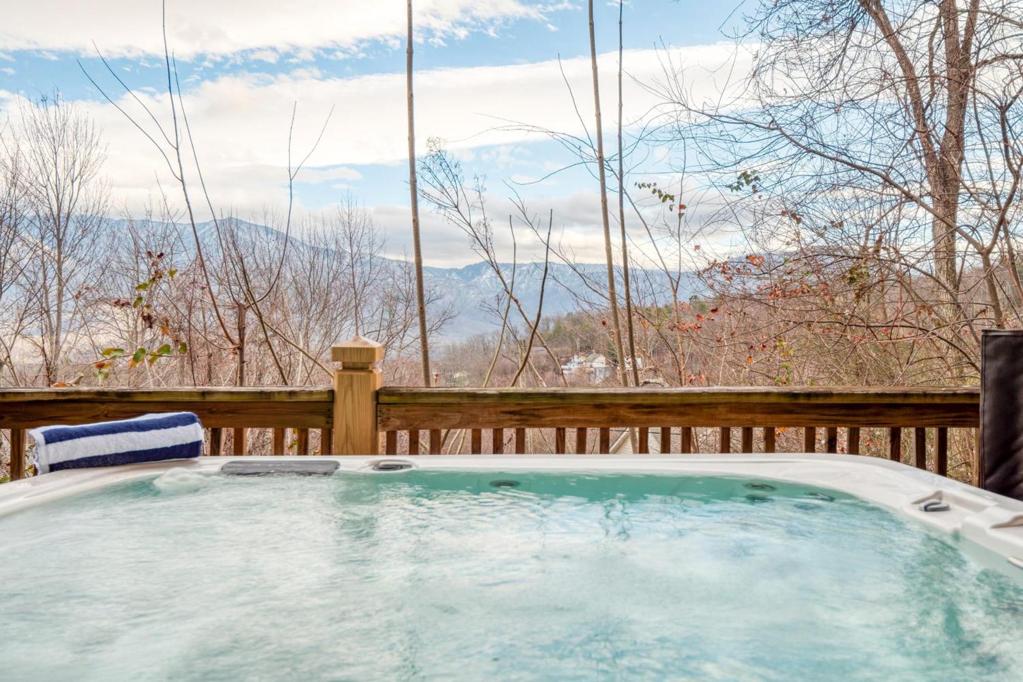 Chestnut By Avantstay Mountain Cabin W Treetop Views Hot Tub Game Room Gatlinburg Ngoại thất bức ảnh