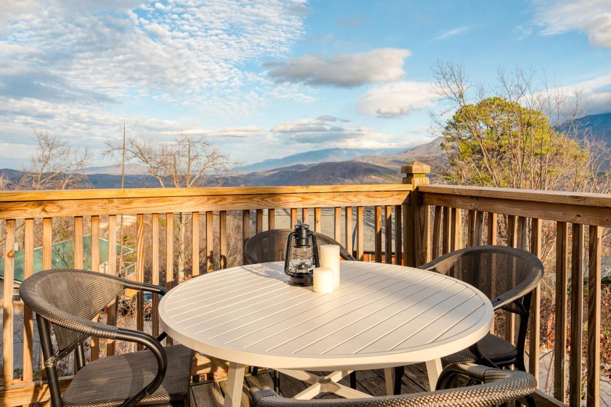 Chestnut By Avantstay Mountain Cabin W Treetop Views Hot Tub Game Room Gatlinburg Ngoại thất bức ảnh