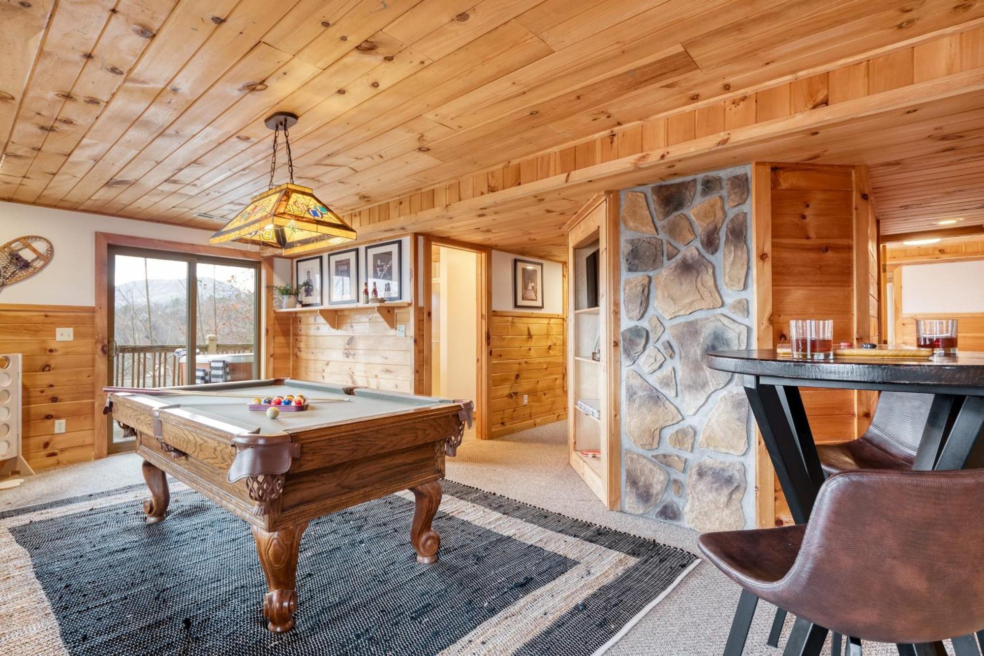 Chestnut By Avantstay Mountain Cabin W Treetop Views Hot Tub Game Room Gatlinburg Ngoại thất bức ảnh