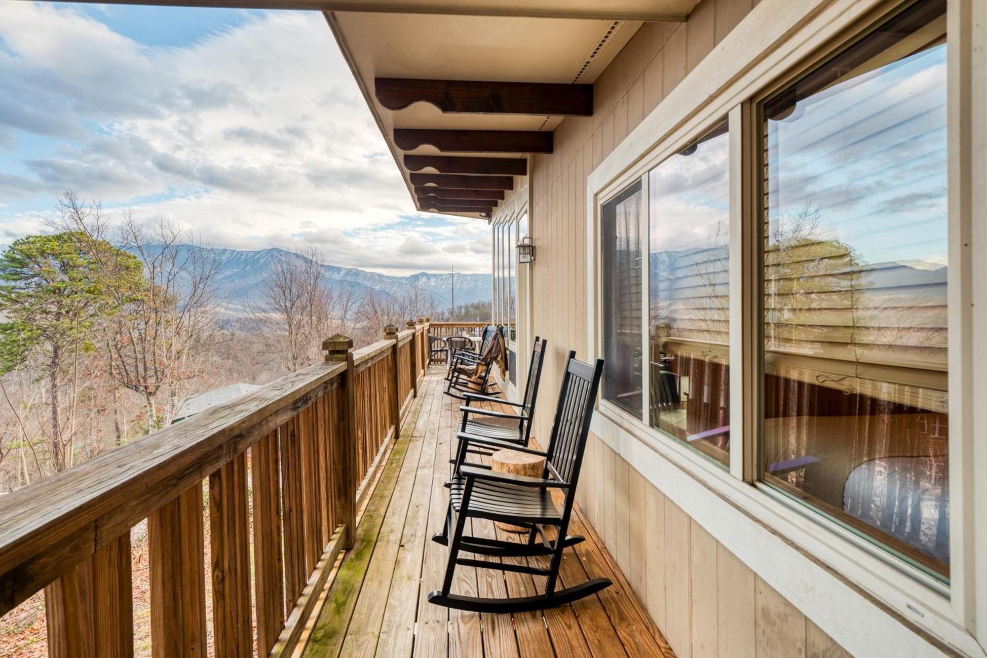 Chestnut By Avantstay Mountain Cabin W Treetop Views Hot Tub Game Room Gatlinburg Ngoại thất bức ảnh