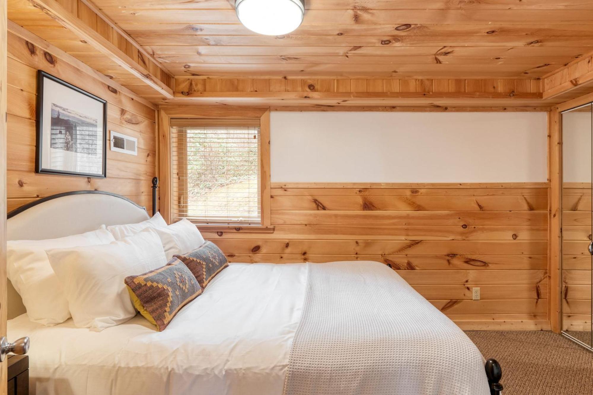 Chestnut By Avantstay Mountain Cabin W Treetop Views Hot Tub Game Room Gatlinburg Ngoại thất bức ảnh